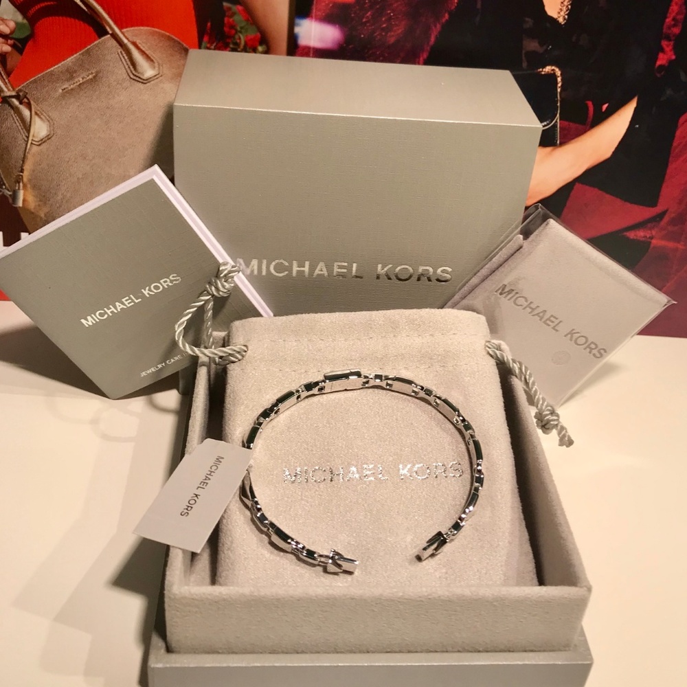 🎁 NWT! $225 MICHAEL KORS Mercer Link Silver Cuff - Picture 2 of 8